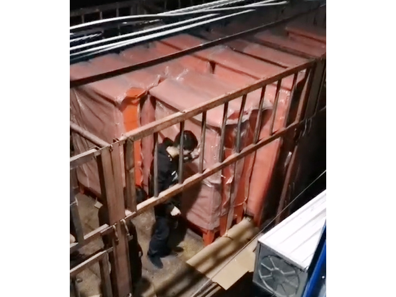 工地安检箱装车